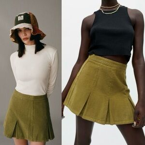 Urban Outfitters BDG Pleated Corduroy Green Mini Skirt Size M